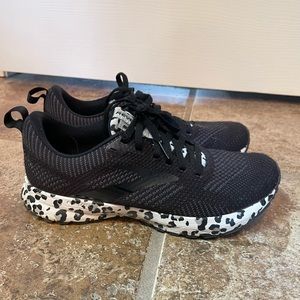 Brooks ladies gym shoes
